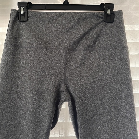 Reebok workout capris - Picture 2 of 4